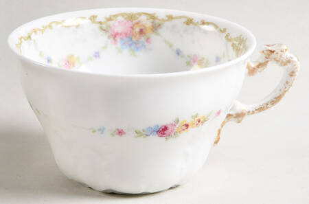 AHR103 Footed Cup by Charles Ahrenfeldt
