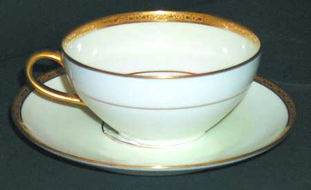 AHR132 Flat Cup & Saucer Set