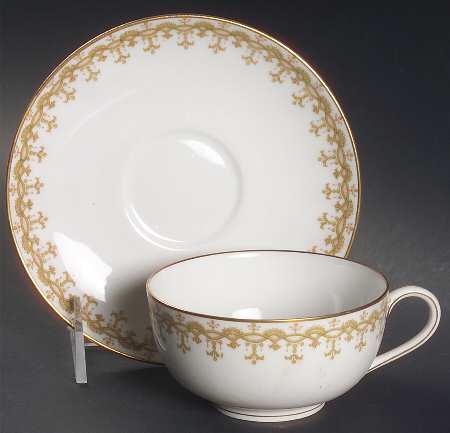 AHR19 Flat Cup & Saucer Set