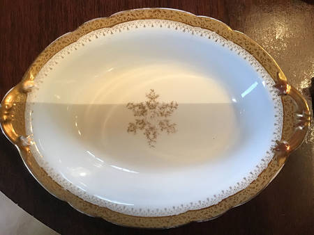 AHR193 9" Oval Vegetable Bowl