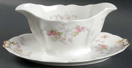 AHR22 Gravy Boat with Attached Underplate