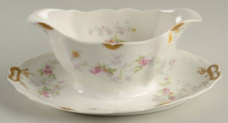 AHR22 Gravy Boat with Attached Underplate