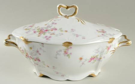 AHR22 Oval Tureen & Lid