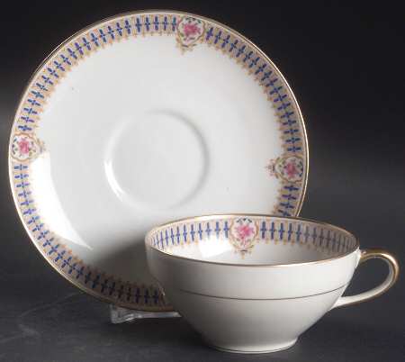 AHR27 Flat Cup & Saucer Set