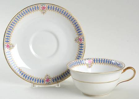AHR27 Flat Cup & Saucer Set