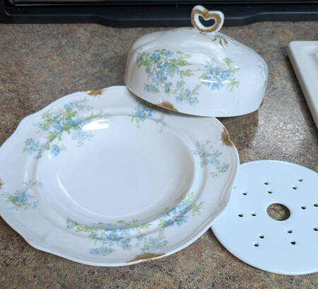 AHR31 Round Covered Butter
