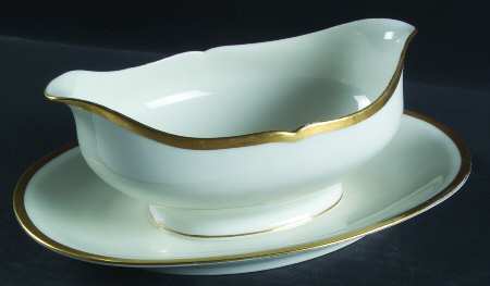 AHR34 Gravy Boat with Attached Underplate
