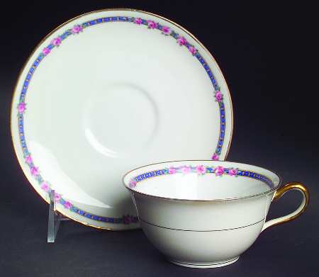 AHR6 Flat Cup & Saucer Set