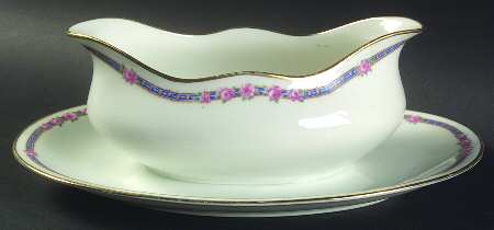 AHR6 Gravy Boat with Attached Underplate