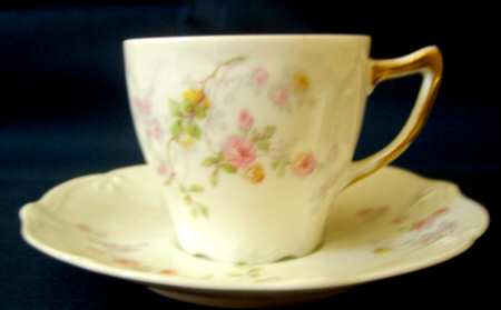 AHR67 Flat Cup & Saucer Set