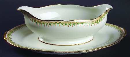 AHR8 Gravy Boat with Attached Underplate