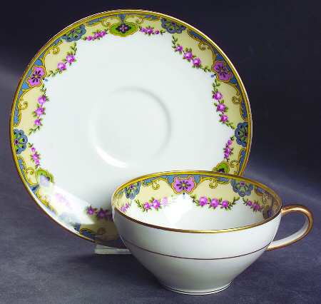 AHR9 Flat Cup & Saucer Set