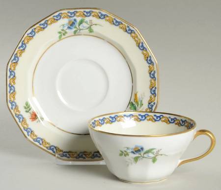 AHR95 Flat Cup & Saucer Set