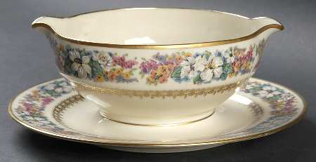Jeanne D' Arc Gravy Boat with Attached Underplate