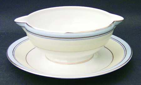Longchamps Gravy Boat with Attached Underplate