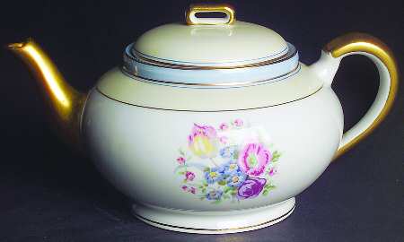 Longchamps Teapot & Lid