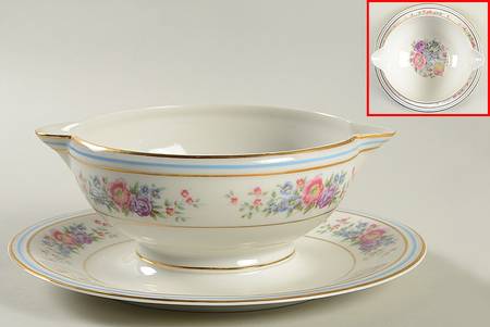 Marianne Gravy Boat with Attached Underplate
