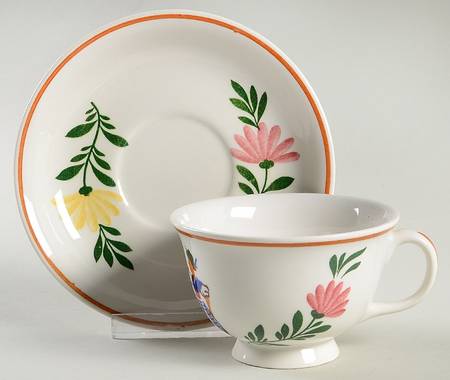 AIR1 Footed Cup & Saucer Set