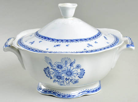 Finn Flower Blue (White Backgound) Tureen & Lid