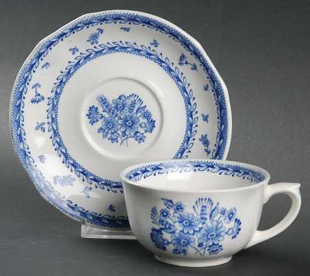 Finn Flower Blue (White Backgound) Flat Cup & Saucer Set