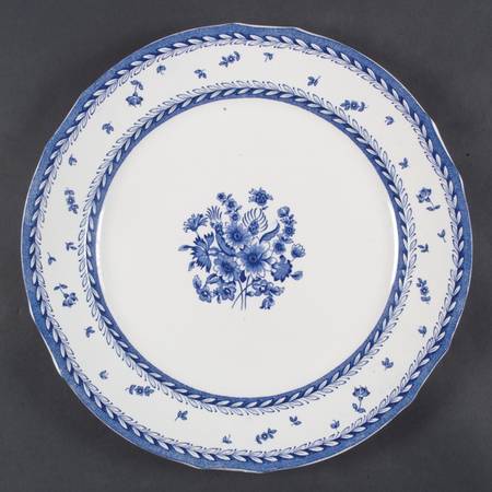 Finn Flower Blue (White Backgound) 14" Chop Plate (Round Platter)