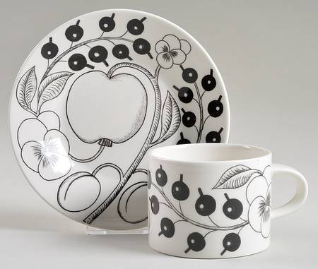 Paratiisi Black Flat Cup & Saucer Set
