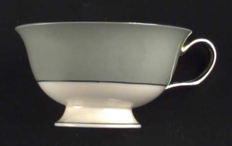 Distinction Footed Cup