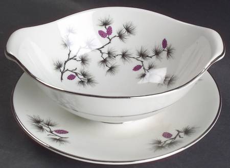 Southern Pines Gravy Boat with Attached Underplate