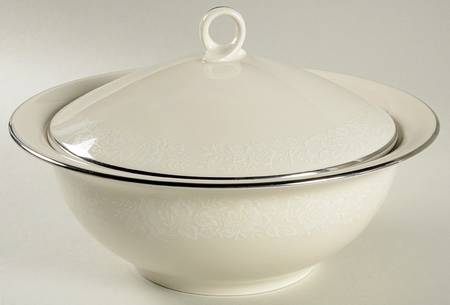 Winterset Round Covered Vegetable