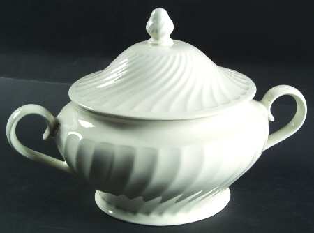 Coronado Round Covered Vegetable
