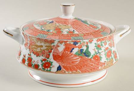 Imari Peacock Round Covered Vegetable by Arita