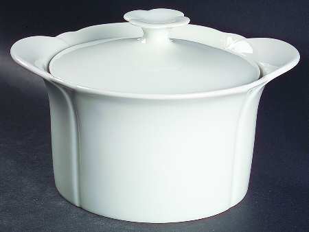 Corso White 1.5 Qt Round Covered Casserole