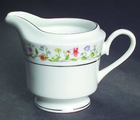 Eternal Love (Platinum Trim) Creamer