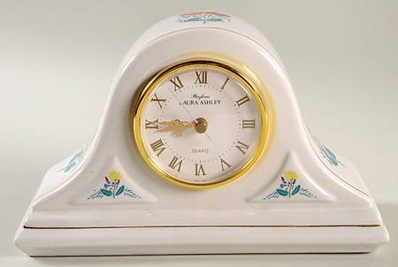 Parfums Mantel Clock