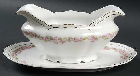AUS6 Gravy Boat & Underplate
