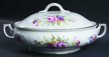 Aynsley Spray Round Covered Vegetable