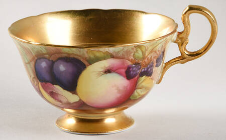 C746 Footed Cup
