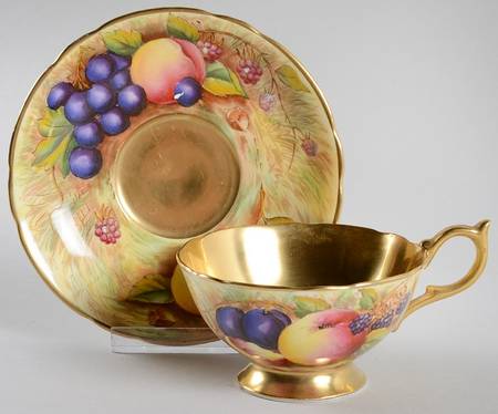 C746 Footed Cup & Saucer Set