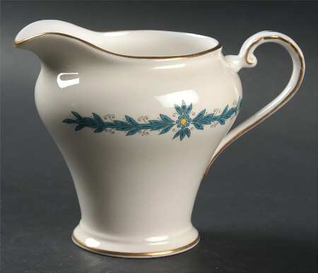 Cambridge (Smooth) Creamer