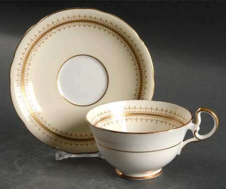 Cynthia Footed Cup & Saucer Set