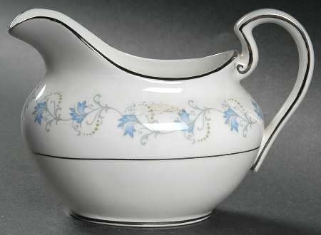 Dianne (Smooth Edge) Creamer