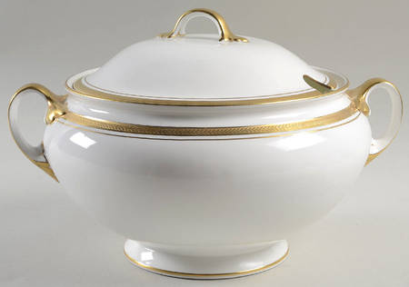 Elizabeth (Smooth) Tureen & Lid