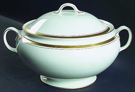 Elizabeth (Smooth) Tureen &  Lid