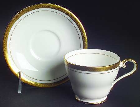 Elizabeth (Smooth) Footed Cup & Saucer Set