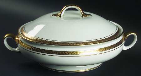 Elizabeth (Smooth) Round Covered Vegetable