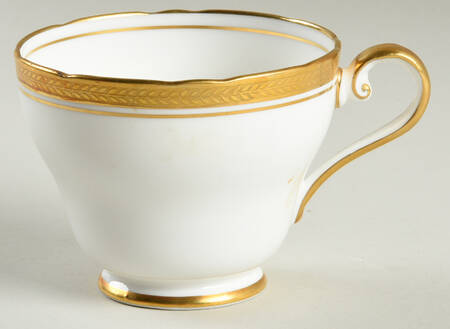Elizabeth (Scalloped, Pin Line) Footed Cup