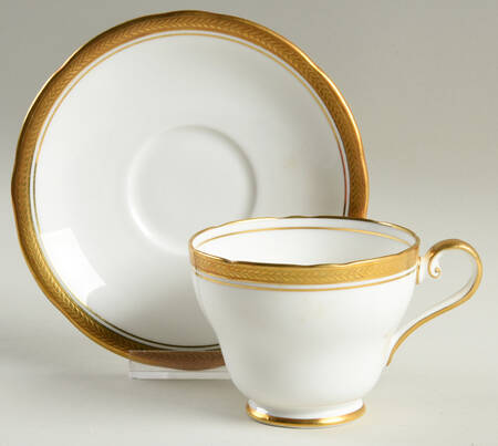 Elizabeth (Scalloped, Pin Line) Footed Cup & Saucer Set