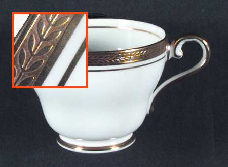 Elizabeth (Scalloped, Pin Line) Footed Cup