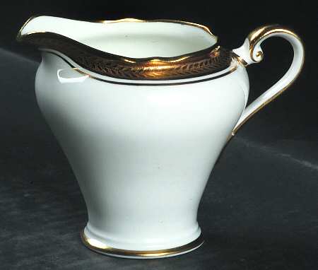 Elizabeth (Scalloped, Pin Line) Mini Creamer
