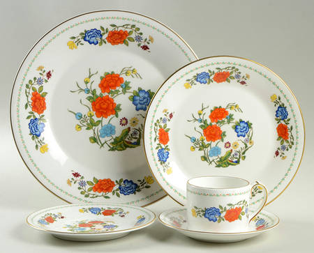 Famille Rose 5 Piece Place Setting
